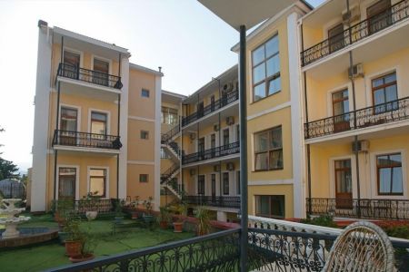 Фасад с внутреннего двора