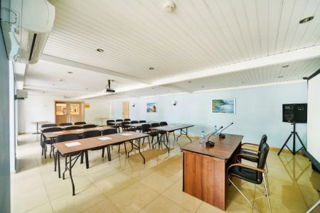 Конференц-зал