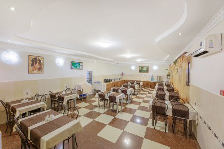 Фасадная часть отеля  Плаза ( вид 2) 