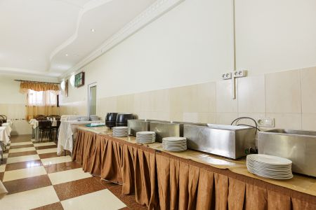 Фасадная часть отеля  Плаза ( вид 2) 