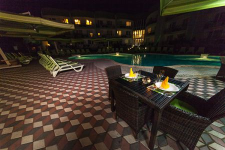 Внешний вид корпуса. Двор