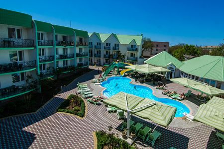 Внешний вид корпуса. Двор