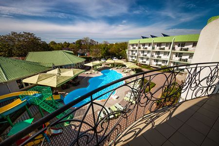 Внешний вид корпуса. Двор