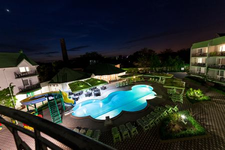 Внешний вид корпуса. Двор