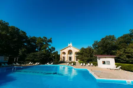 «Романова» парк-отель