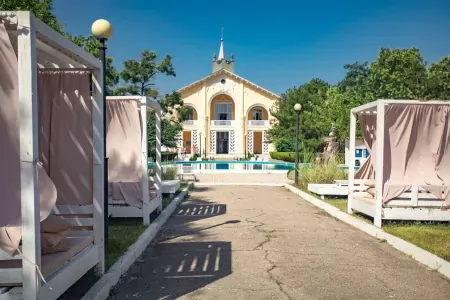 «Романова» парк-отель