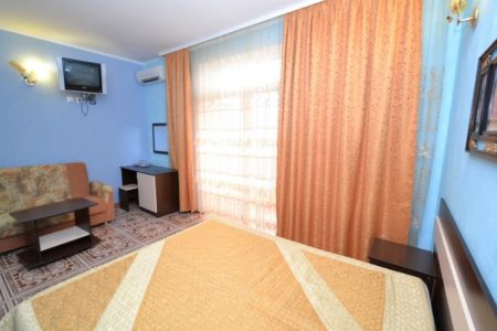 Стандартный 4-местный (с балконом)