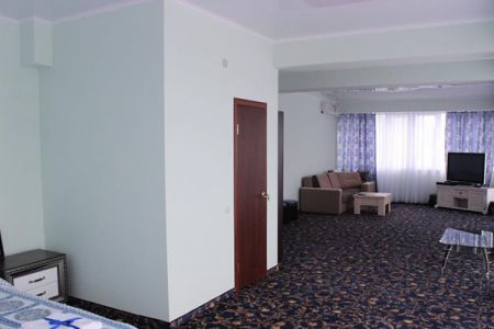 Полулюкс 4-местный 2-комнатный