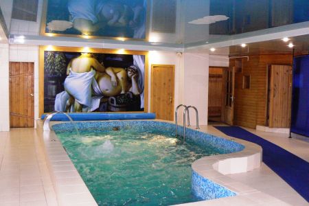 финская сауна с бассейном