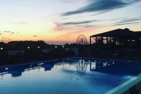 Бассейн вечером