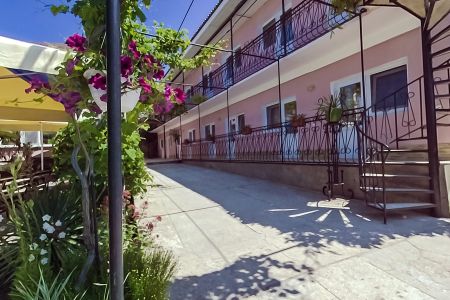 Двор и террасы