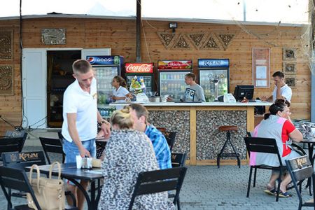 Внешний вид коттеджей.Территория