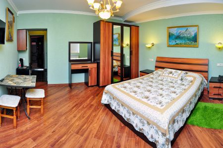 Люкс 3-местный 2-комнатный (корпус Е)