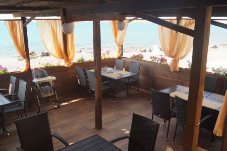 Вид на корпус с пляжа