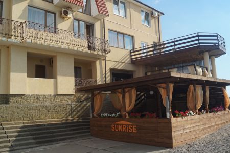 Вид на корпус с пляжа