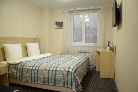 Стандартный 2-местный (DBLTWIN с видом на скалу)