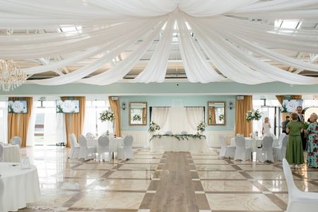 Бар в бассейне