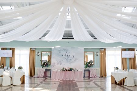 Бар в бассейне