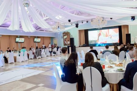 Бар в бассейне