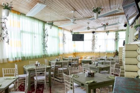 Бар в бассейне