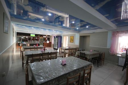 Фасад и вид на бассейн