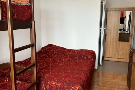 Фасад и вид на бассейн