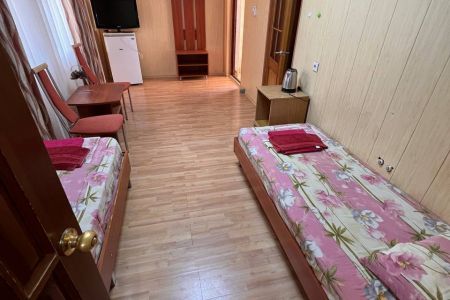 Полулюкс 4-местный 2-комнатный (1.2)