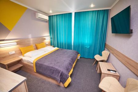 Главный фасад