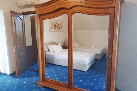 Мансардный 4-местный 2-комнатный