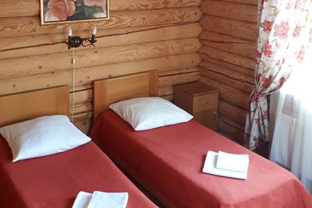 Дом  со двора