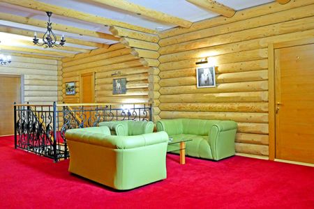 Дом  со двора