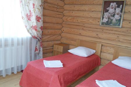 Дом  со двора