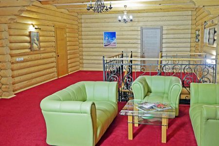 Дом  со двора