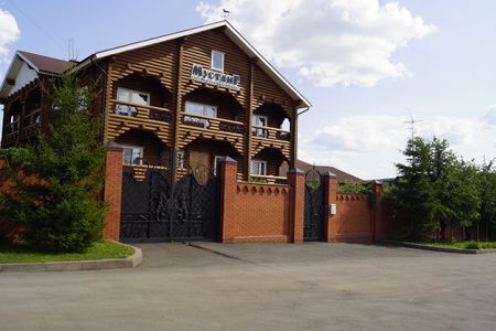 Дом  со двора