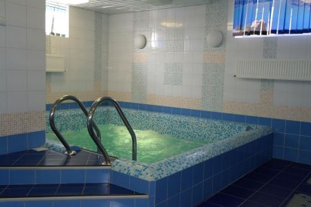 Дом  со двора