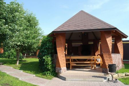 Дом  со двора