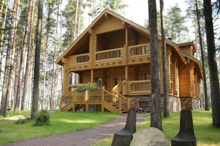 Территория. Коттедж 6-местный Лесной