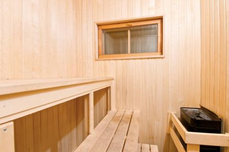 Территория. Коттедж 6-местный Лесной