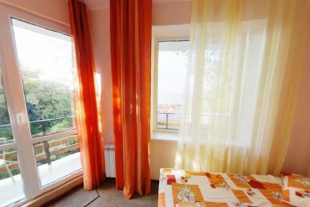 Вид с балкона на море