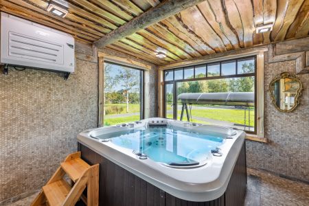 Коттедж Делюкс 12-местный (Карельская изба)