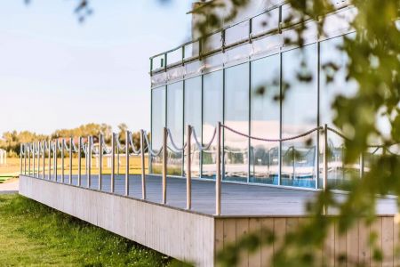 Банкетный зал у озера