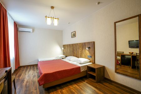 Улучшенный 2-местный 1-комнатный (с раскладушкой)