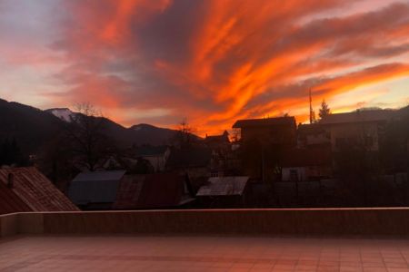 Закат на площадке на крыше