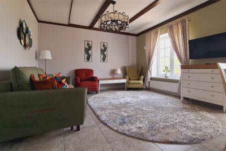 Таунхаус 4-местный 2-уровневый (с 2-мя спальнями, гостиной и кабинетом)