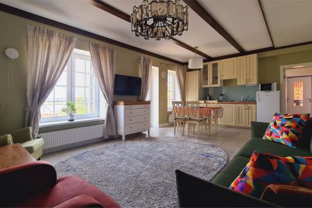 Таунхаус 4-местный 2-уровневый (с 2-мя спальнями, гостиной и кабинетом)