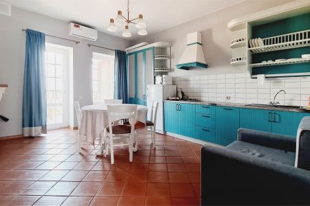 Таунхаус 3-местный (с 1-й спальней, гостиной и кабинетом)