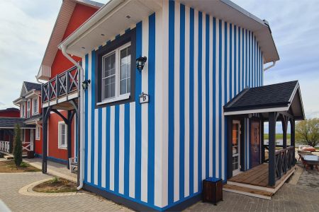 Таунхаус 4-местный 2-уровневый (с 2-мя спальнями, гостиной и кабинетом)