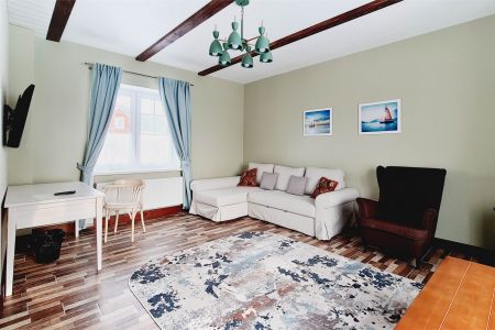 Таунхаус 4-местный 2-уровневый (с 2-мя спальнями и гостиной)