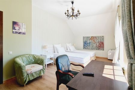 Таунхаус 3-местный (с 1-й спальней, гостиной и кабинетом)