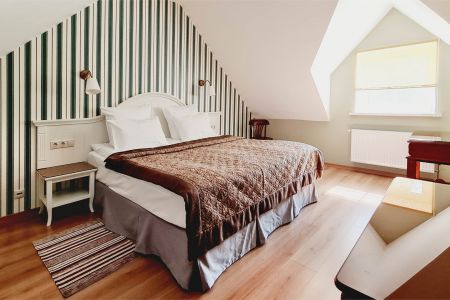 Таунхаус 3-местный (с 1-й спальней, гостиной и кабинетом)